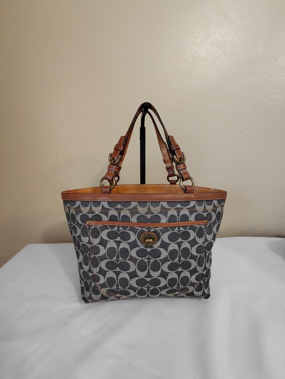 Coach Vintage Denim Signature Turnlock Tote Bag, Style # 7045 - Picture 14 of 14
